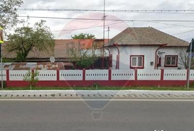 Casă cu 7 camere cu Teren 11100 Mp în Galicea Mare