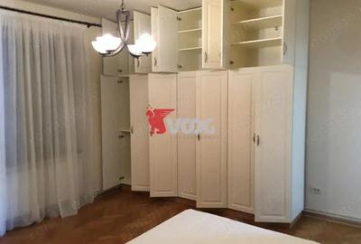 Apartament cu 3 camere decomandat, mobilat în Medicină
