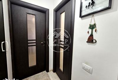 Apartament cu 2 camere semidecomandat, mobilat în Tei