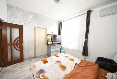 De vanzare casa cu 3 apartamente + anexa 75 mp, Comision 0% - 14