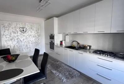 Casă cu 7 camere cu Teren 250 Mp în Rădăuți - 6