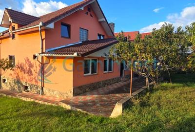 Casă individuală cu 5 camere cu Canalizare în Central - 4