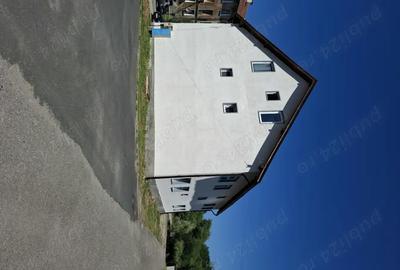 Spațiu comercial, de 520 mp, în Uric - 2