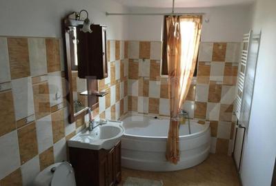 Casă cu 5 camere cu Teren 1100 Mp în Central - 23