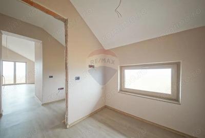 Casă cu 5 camere cu Teren 500 Mp în Tărlungeni - 1