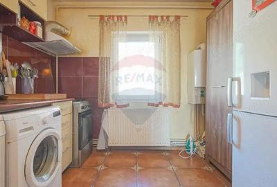De vanzare 4 camere Racadau-zona Parcul Trandafirilor - 7