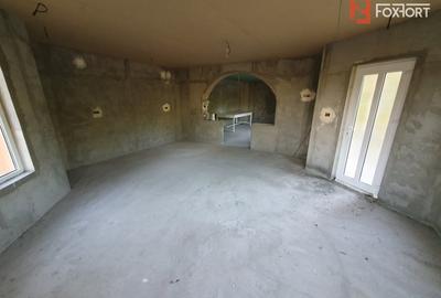 Casa individuala cu 5 camere si 2 bai, Central Jebel - 10