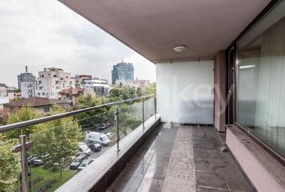 Apartament spatios cu 4 camere | locatie premium - 2