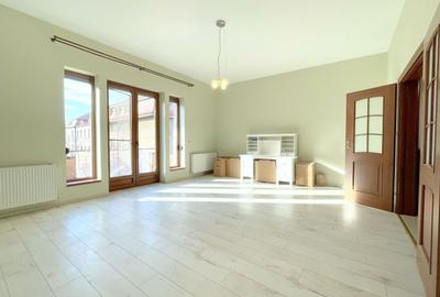 Apartament cu 3 camere semidecomandat, mobilat în Central - 9