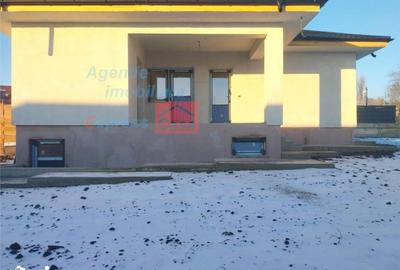 Casă cu 4 camere cu Teren 500 Mp în Dumești - 12