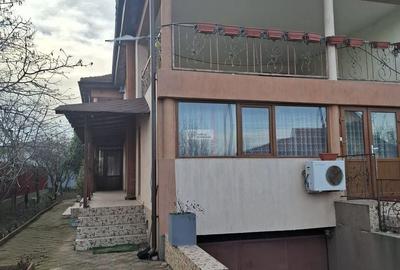 Casă cu 8 camere cu Canalizare în Garoafa - 2