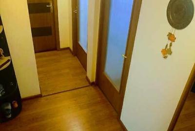 Apartament 3 camere, decomandat - zona Tractorul - 4