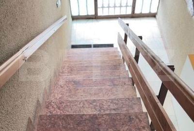 Apartament cu 4 camere decomandat în Central - 3