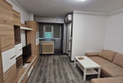 Garsonieră decomandată, mobilată în Titan