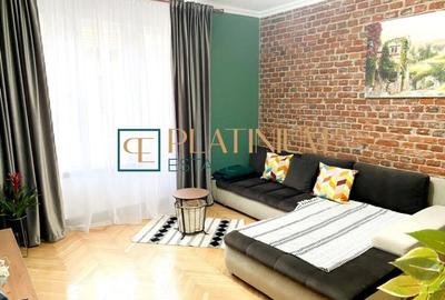 Apartament cu 3 camere decomandat, mobilat în P-ța Unirii