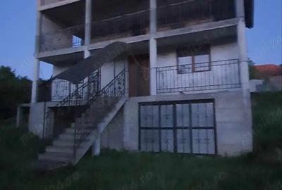 Casă cu 3 camere în Lunca - 2