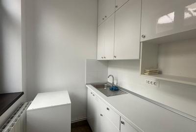 Birou, de 110 mp, în P-ța Victoriei - 2