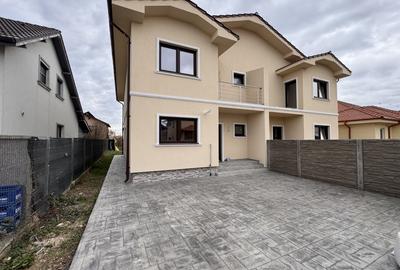 DIRECT DEZVOLTATOR, 5 CAMERE, TOATE UTILITATILE, ASFALT