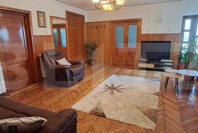 Casă cu 4 camere cu Teren 670 Mp în Central - 9