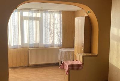 Apartament spațios cu 3 camere, Micro 13, etaj 4/4, 67 mp, 65.000 euro - 2
