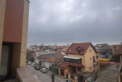 Apartament cu 3 camere, mobilat în Faleza Nord