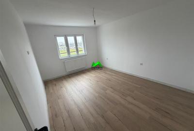 Apartament de vanzare  2 camere la cheie zona Lazaret - 2