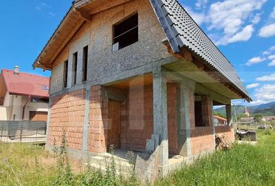 Casă cu 4 camere cu Canalizare în Cristian - 4