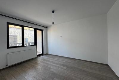 Apartament cu 2 camere decomandat în Titan