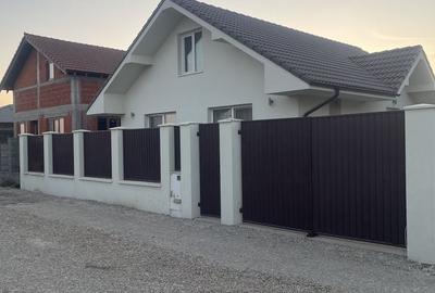 Casă individuală cu 2 camere cu Canalizare în Cihei - 4