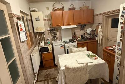 Casă cu 4 camere cu Teren 644 Mp în Lehliu - 1