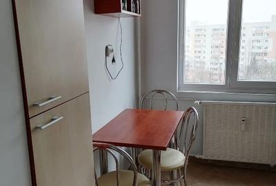 Apartament cu 2 camere decomandat în Titan - 3