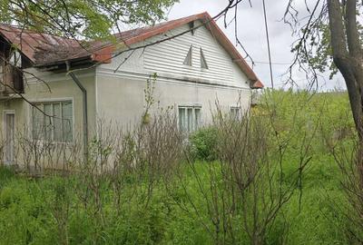 Casă cu 3 camere decomandat în Uliești - 6