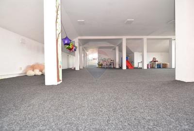 Spațiu comercial, de 356 mp, în Central - 15