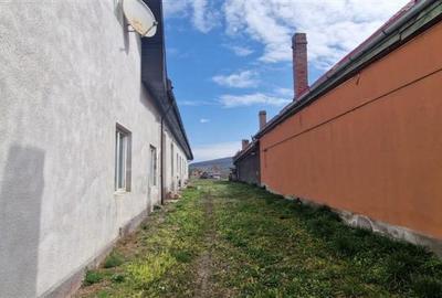 Casă cu 6 camere cu Teren 1618 Mp în Ernei - 4