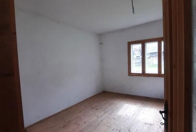 Casă cu 4 camere în Borca - 5