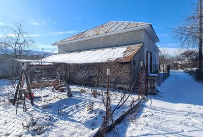 Casă individuală cu 4 camere cu Teren 3000 Mp în Bilciurești - 1