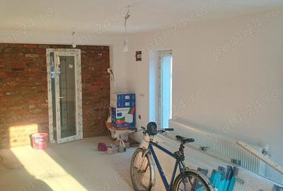 Spațiu comercial, de 28 mp, în 1 Mai - 10