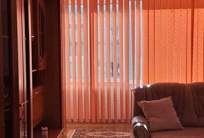 Apartament cu 3 camere decomandat în Bozovici