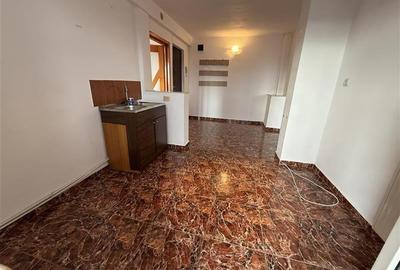 22 Decembrie - 2 camere decomandat - 6