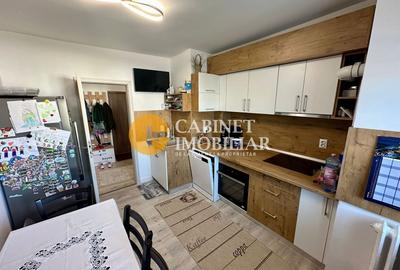 4 CAMERE RENOVAT - ETAJ 3 - BLOC DIN 1990 - ROND ZIMBRU - 9