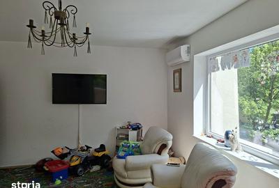 Apartament cu 4 camere decomandat în Brazda lui Novac