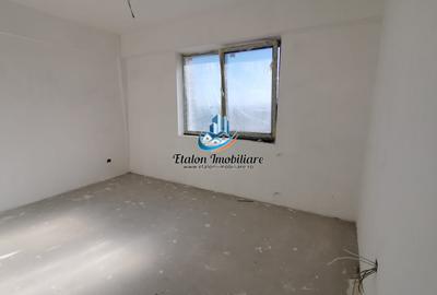 Apartament cu 3 camere semidecomandat în Dărmănești