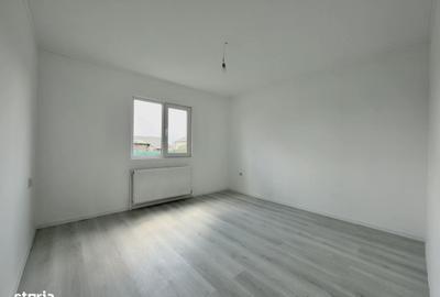 Casă cu 4 camere în Lumina