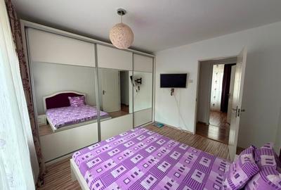 Apartament cu 3 camere decomandat în Inel II