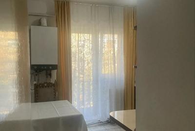 Inchiriez apartament , 2 camere , decomandat , Cotu Mic , bloc 13 , etaj 2 Inchiriez apartament , 2 camere , decomandat , Cotu Mic , bloc 13 , etaj 2 - 3