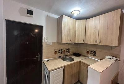 Garsonieră decomandată în UMT - 3