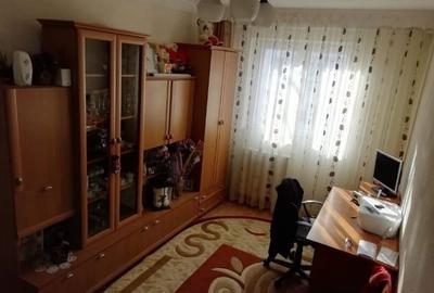 Apartament cu 4 camere semidecomandat în Central - 3