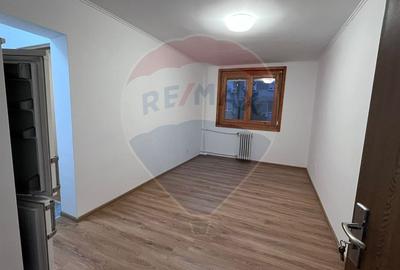 Apartament cu 2 camere semidecomandat în Valenta