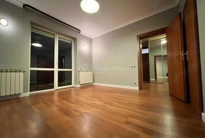 Casă cu 7 camere cu Teren 400 Mp în Central - 14