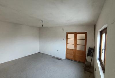 Casă cu 2 camere cu Teren 387 Mp în Răzvad - 9